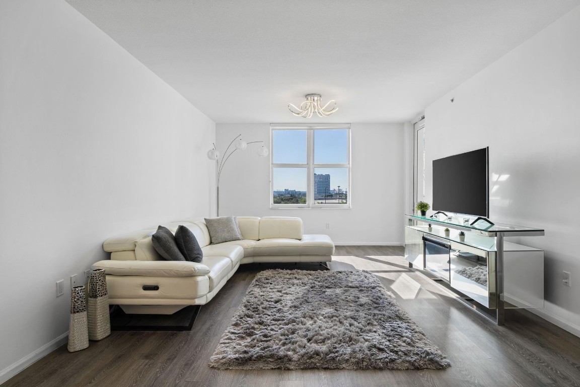 511 SE 5th #707 Fort Lauderdale, FL 33301