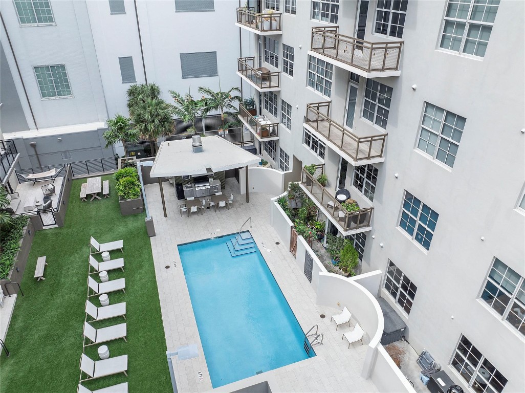 411 NW 1st #703 Fort Lauderdale, FL 33301