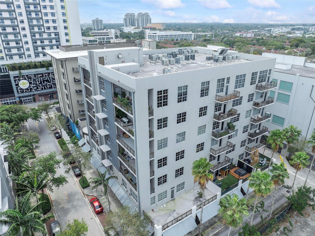 411 NW 1st #703 Fort Lauderdale, FL 33301