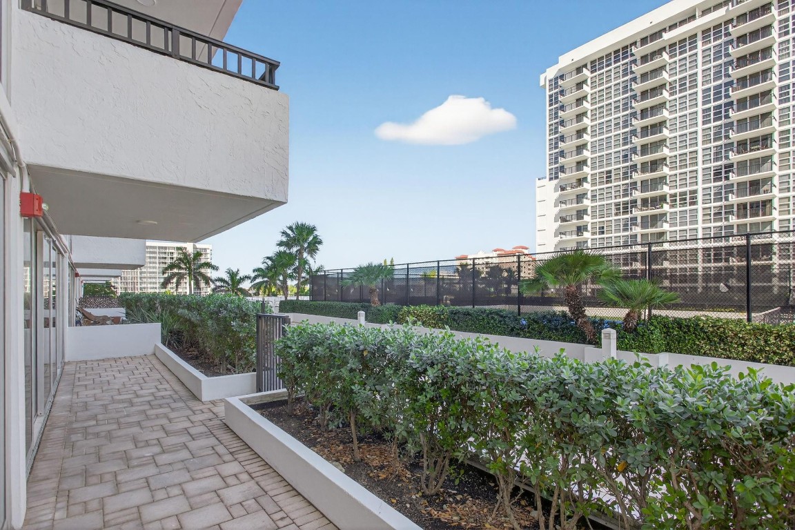 525 N Ocean #422 Pompano Beach, FL 33062