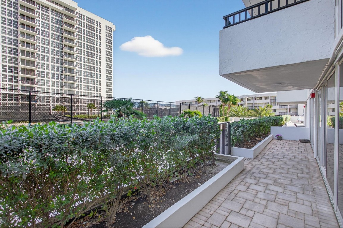 525 N Ocean #422 Pompano Beach, FL 33062