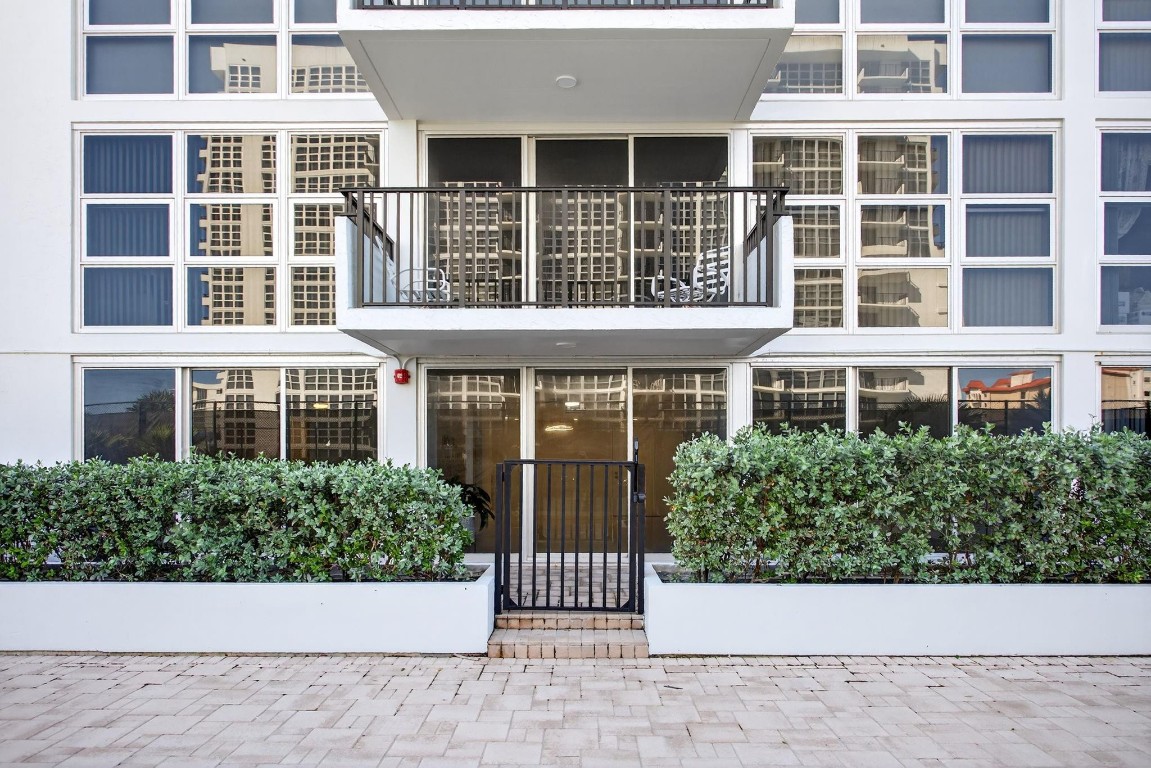 525 N Ocean #422 Pompano Beach, FL 33062