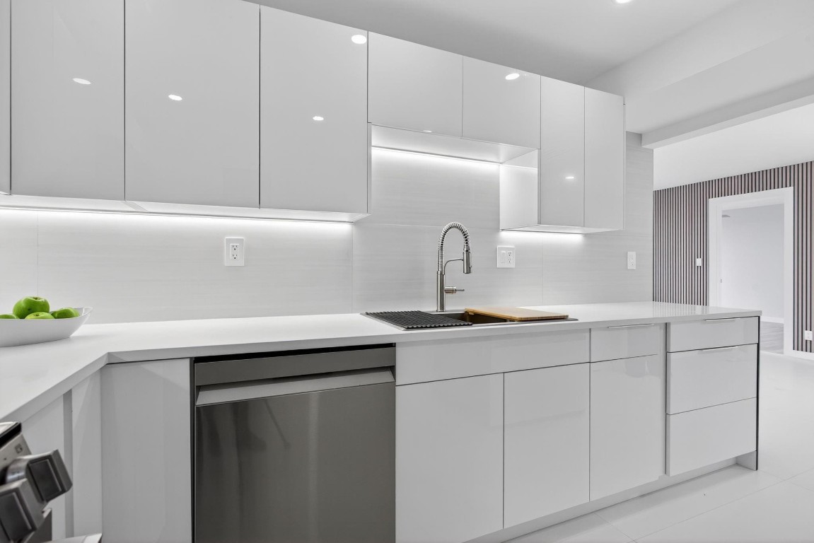 525 N Ocean #422 Pompano Beach, FL 33062