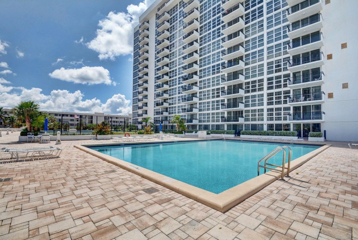 525 N Ocean #422 Pompano Beach, FL 33062