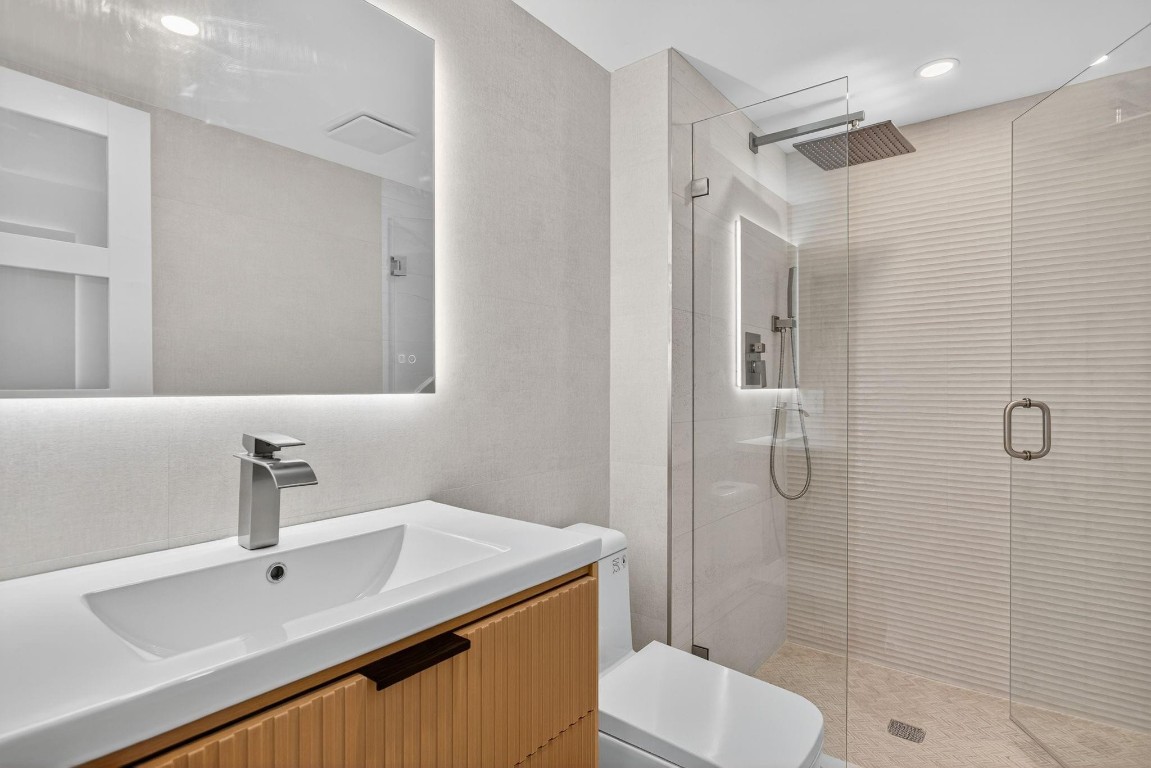 525 N Ocean #422 Pompano Beach, FL 33062