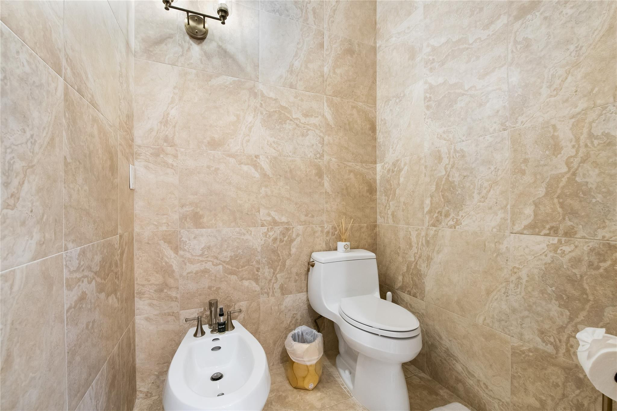 1703 NE 11th #1703 Fort Lauderdale, FL 33304