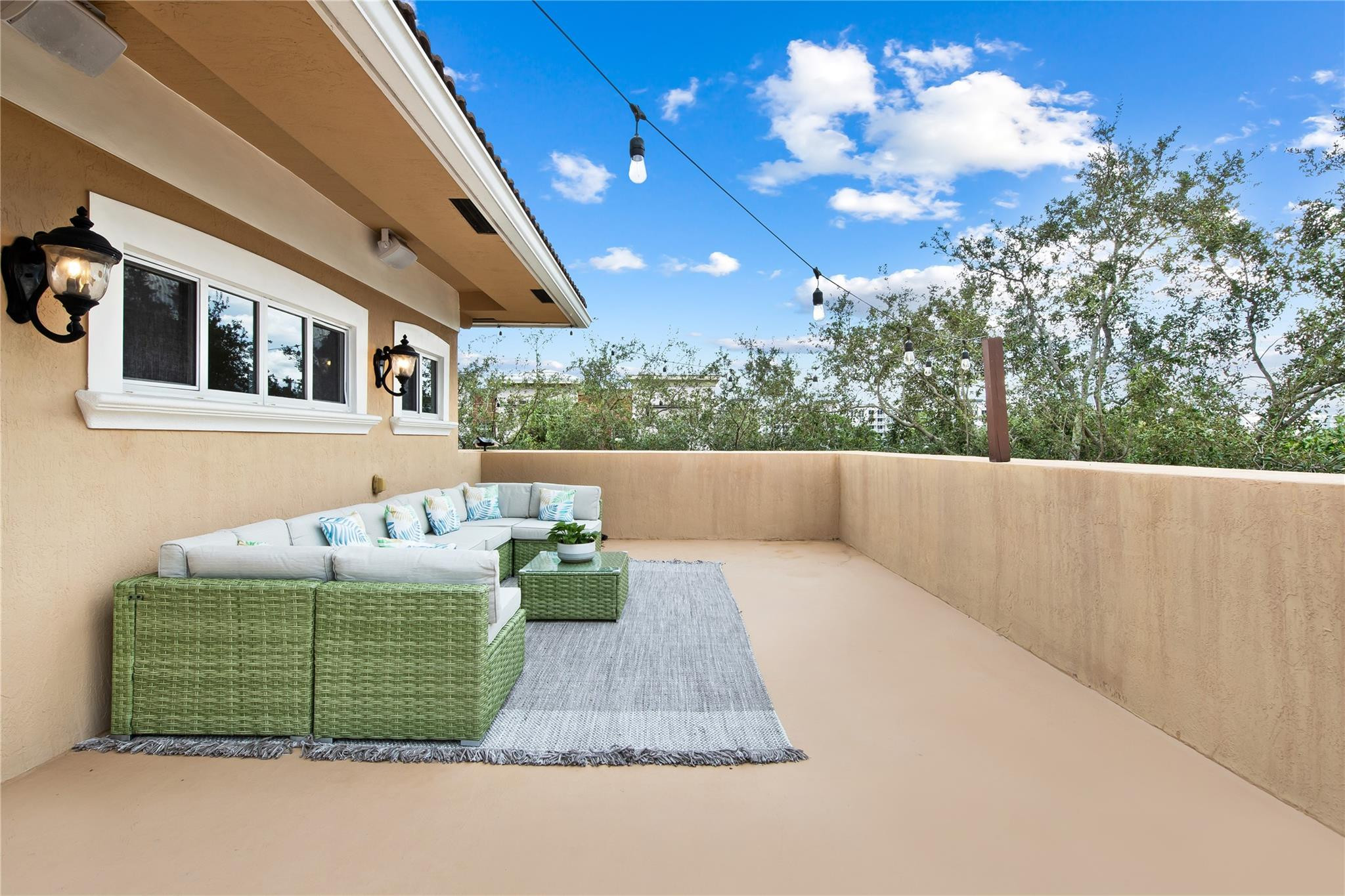 1703 NE 11th #1703 Fort Lauderdale, FL 33304