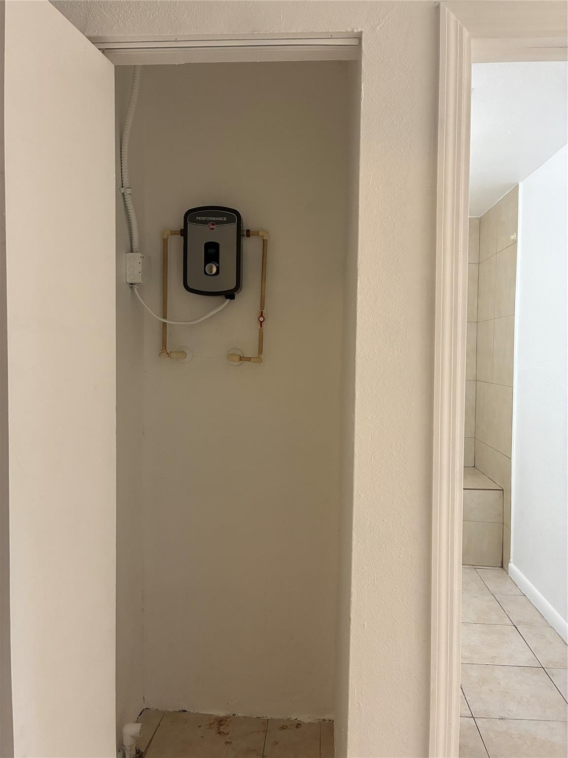 313-321 NW 7th Pompano Beach, FL 33060