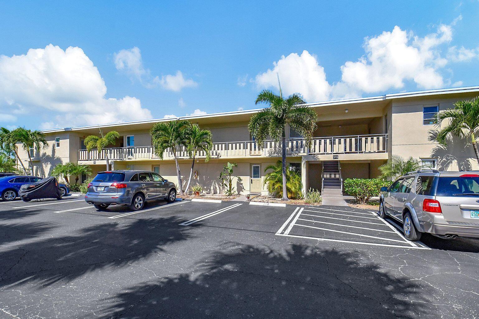 315 S Circle Dr #102