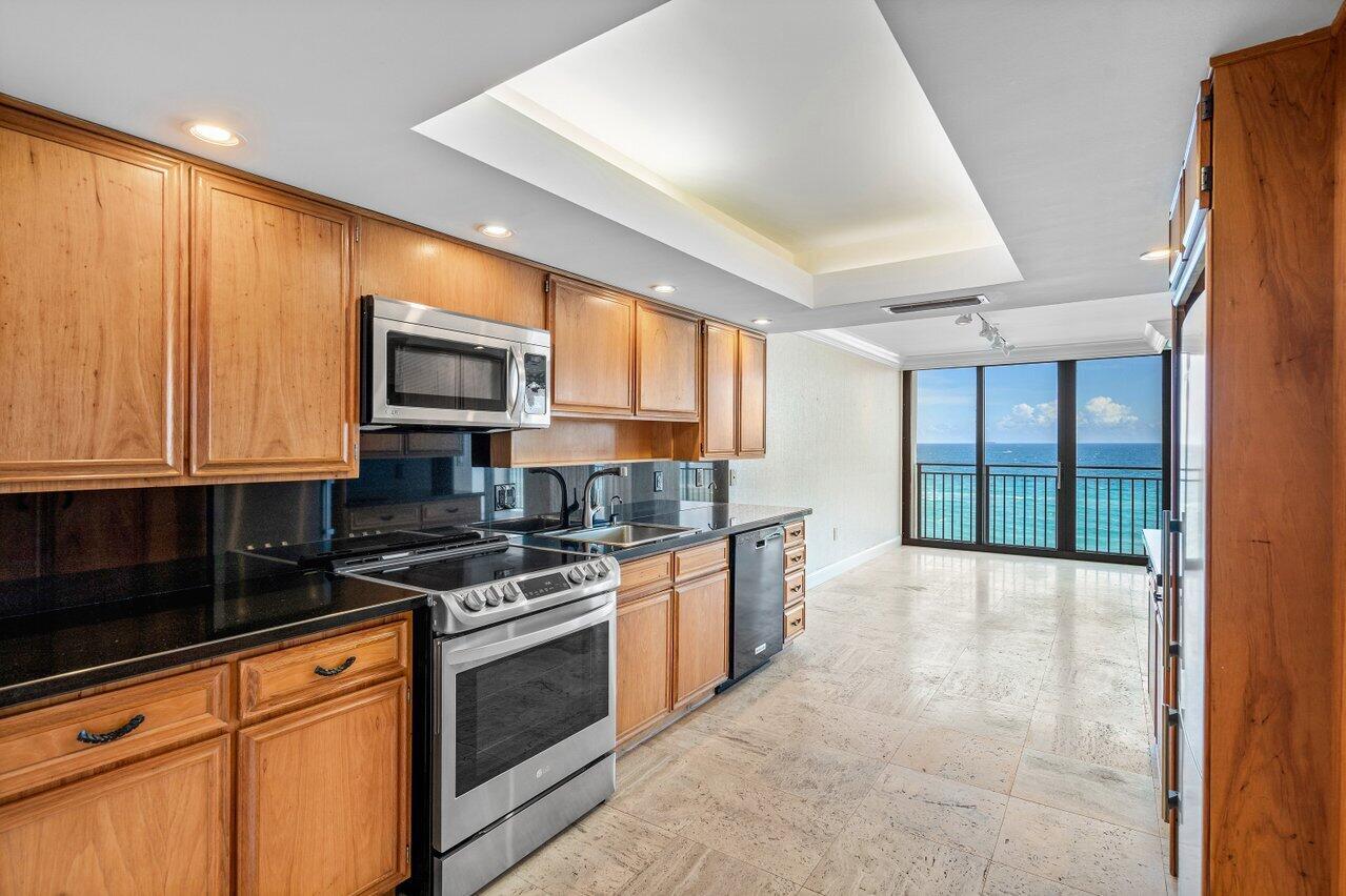 1800 S Ocean Blvd #8b Boca Raton, FL 33432