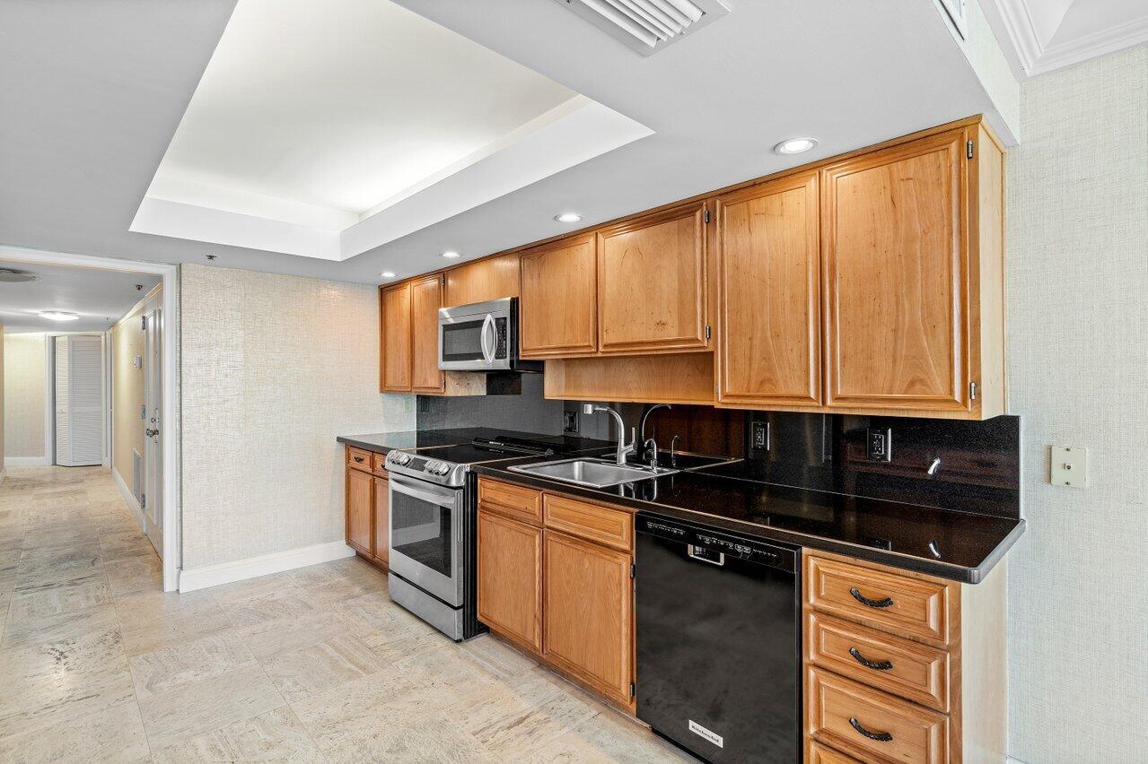 1800 S Ocean Blvd #8b Boca Raton, FL 33432