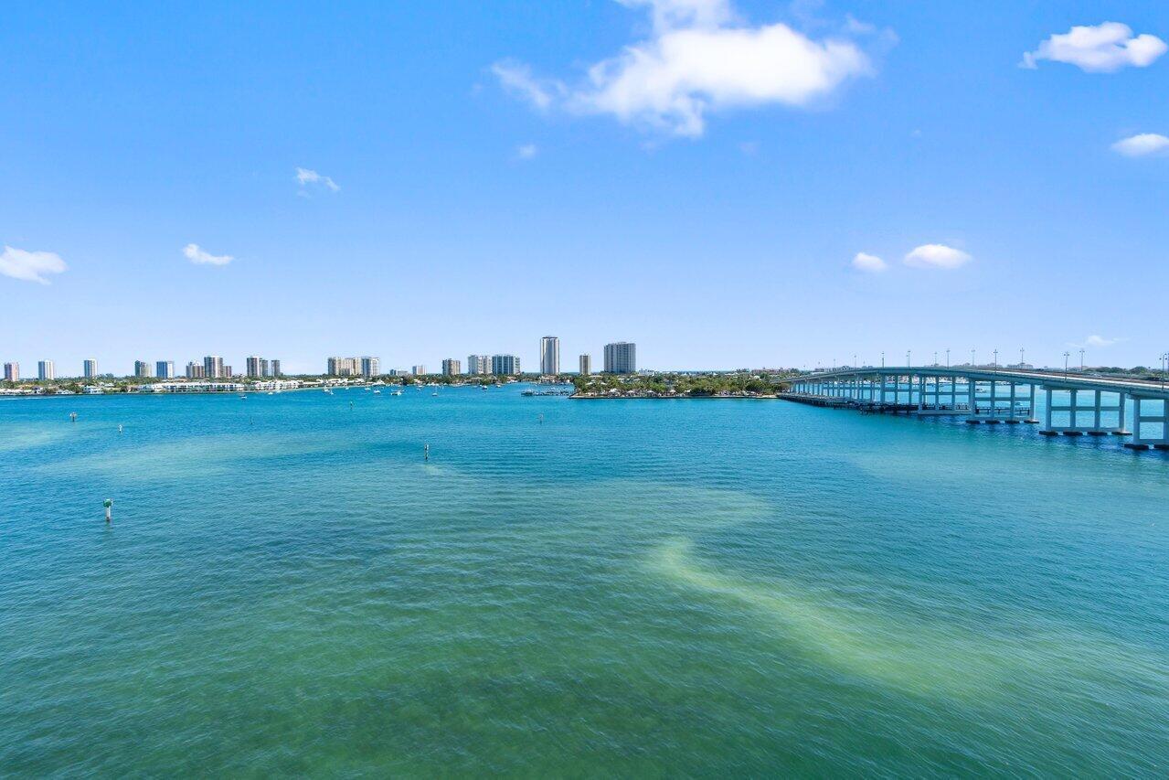 2640 Lake Shr Dr #708,Riviera Beach, FL 33404
