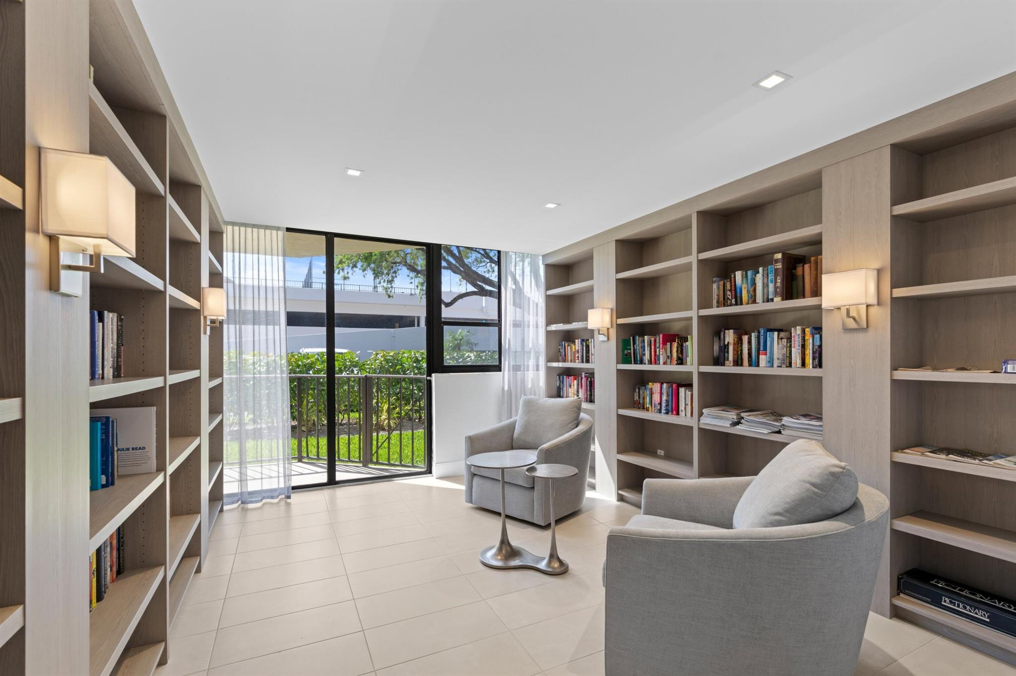 899 Jeffery St #112,Boca Raton, FL 33487