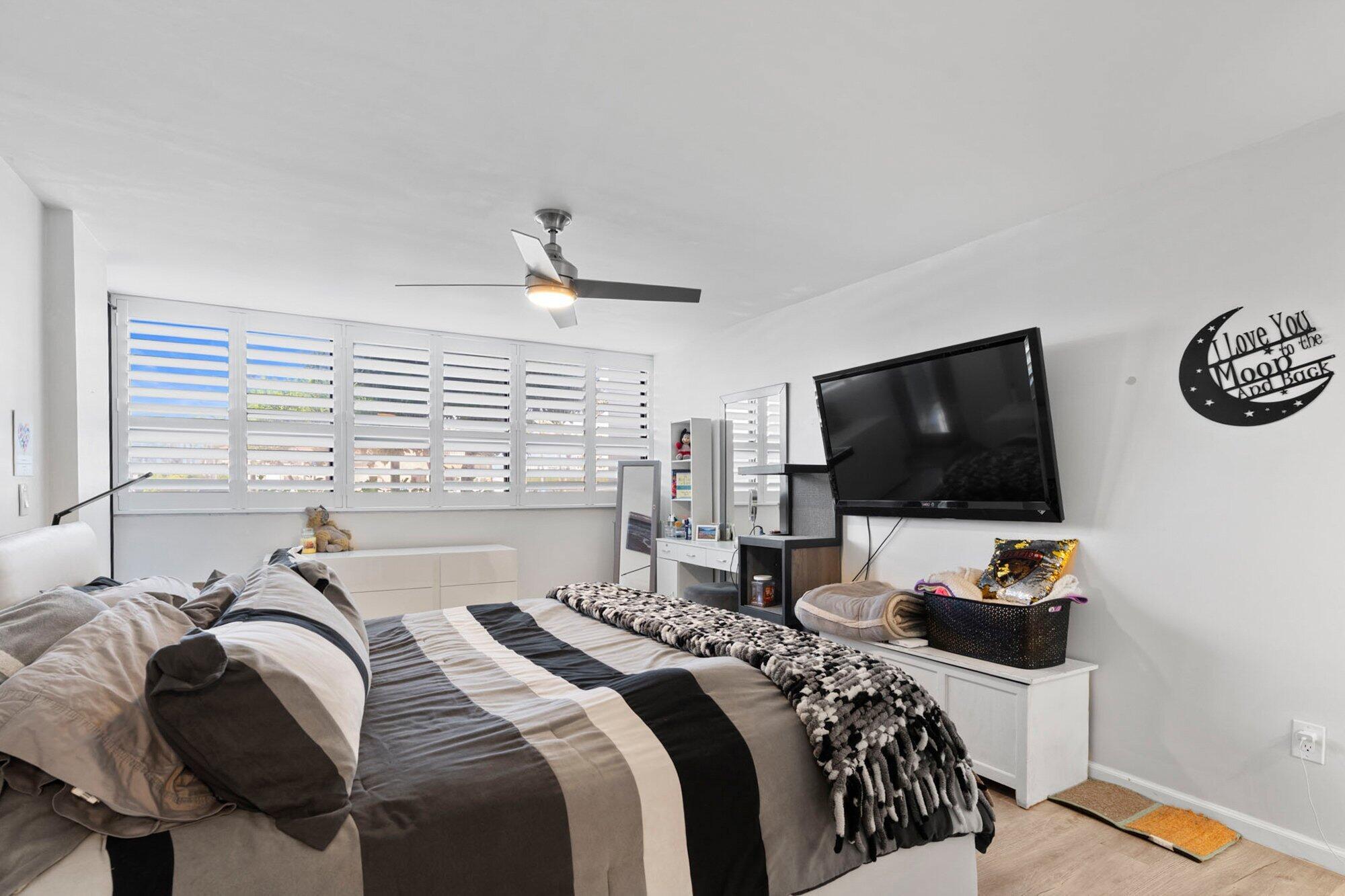 899 Jeffery St #112,Boca Raton, FL 33487