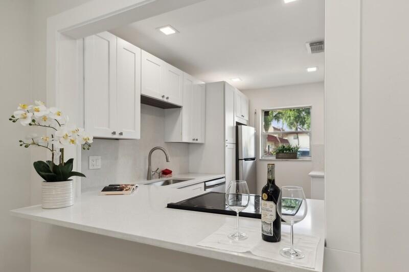 240 Lake Frances Dr,West Palm Beach, FL 33411