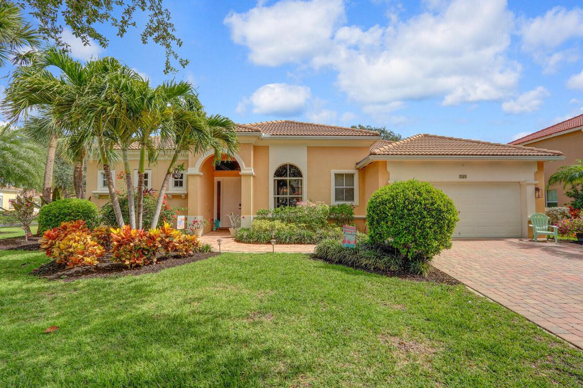 146 Magnolia Tequesta, FL 33469