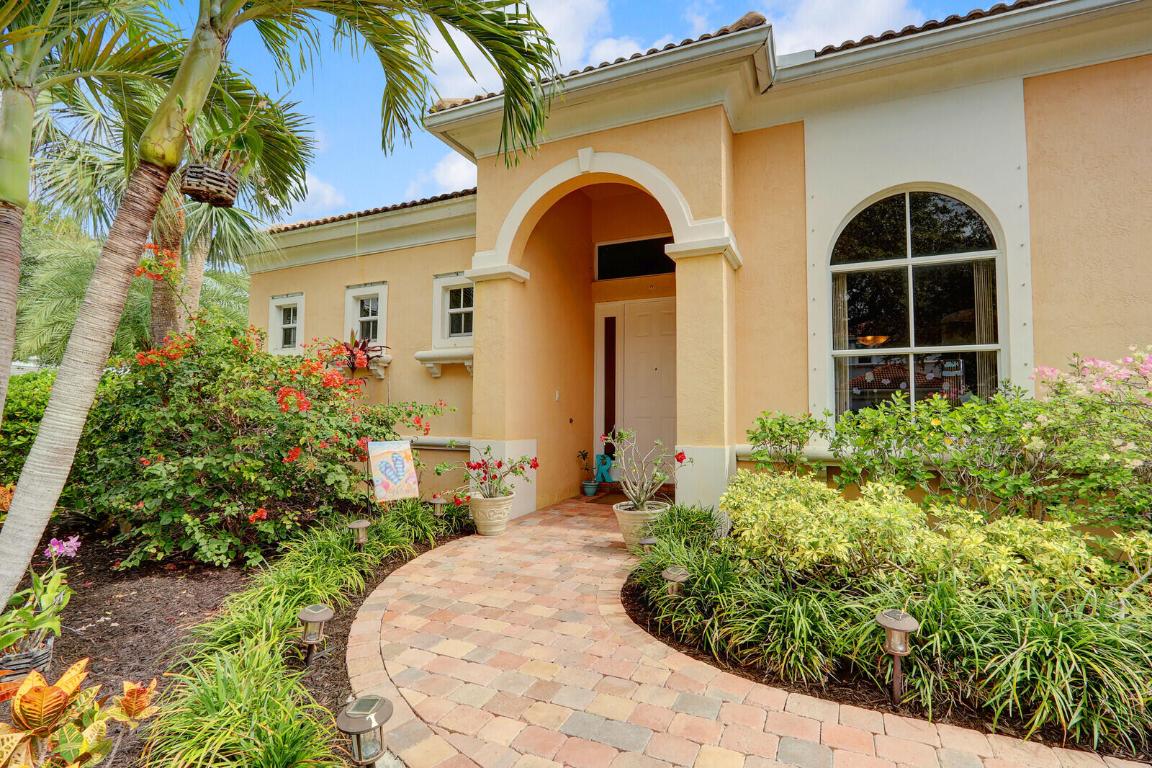 146 Magnolia Tequesta, FL 33469