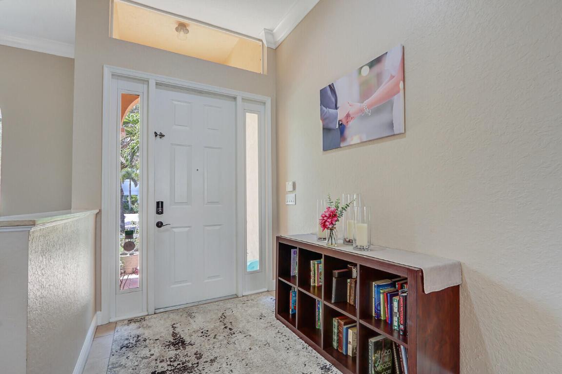 146 Magnolia Tequesta, FL 33469