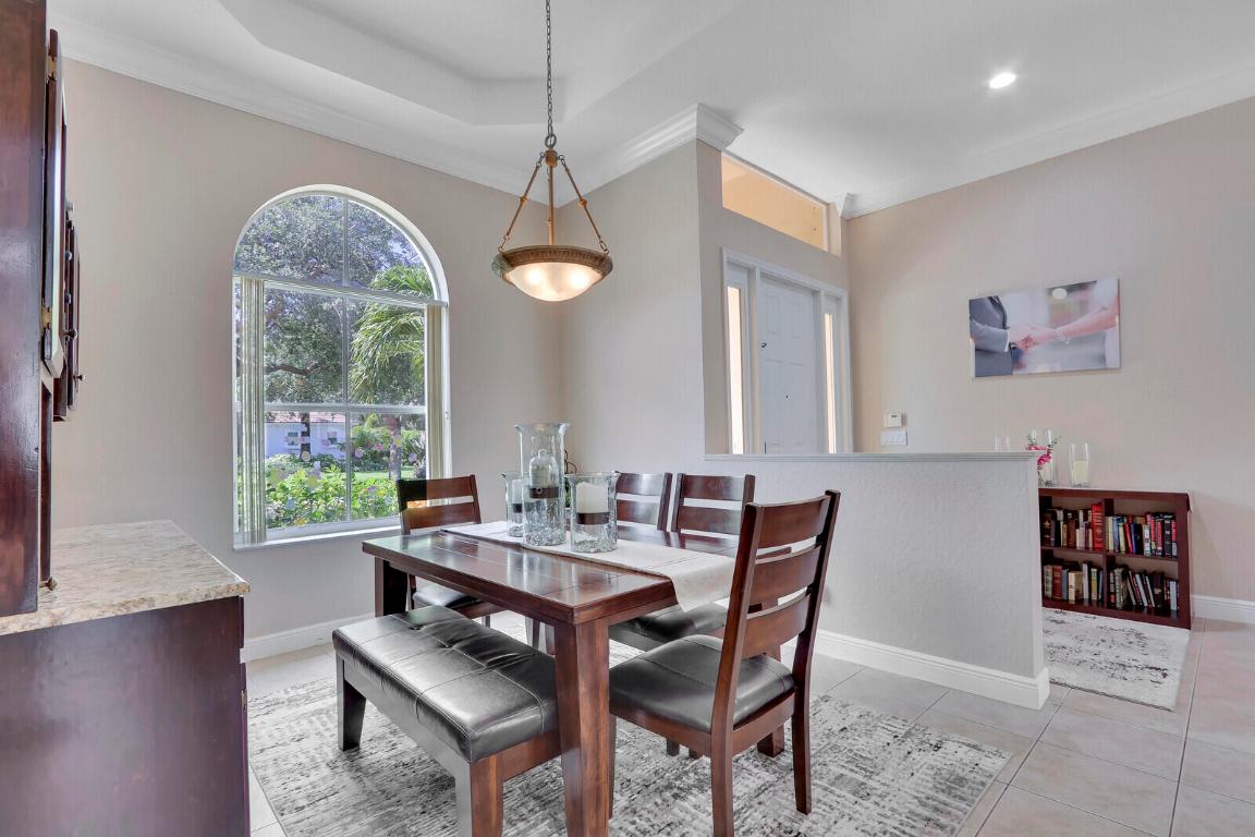 146 Magnolia Tequesta, FL 33469