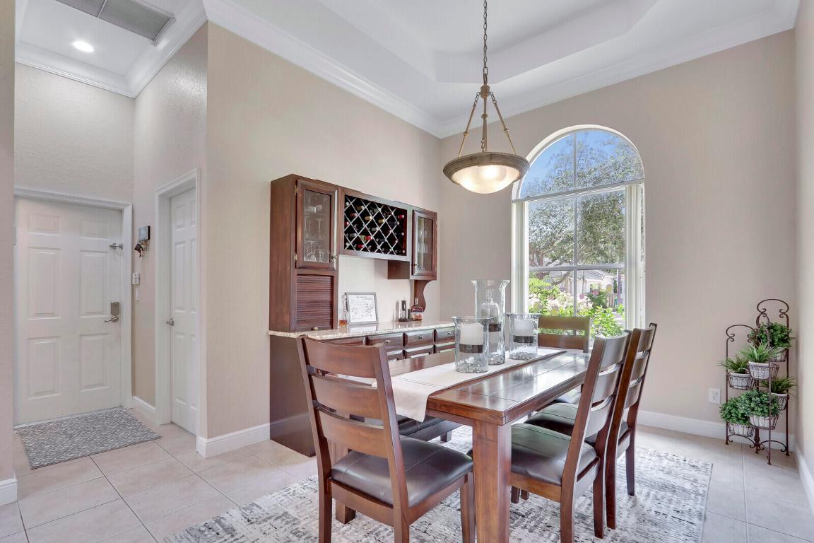 146 Magnolia Tequesta, FL 33469