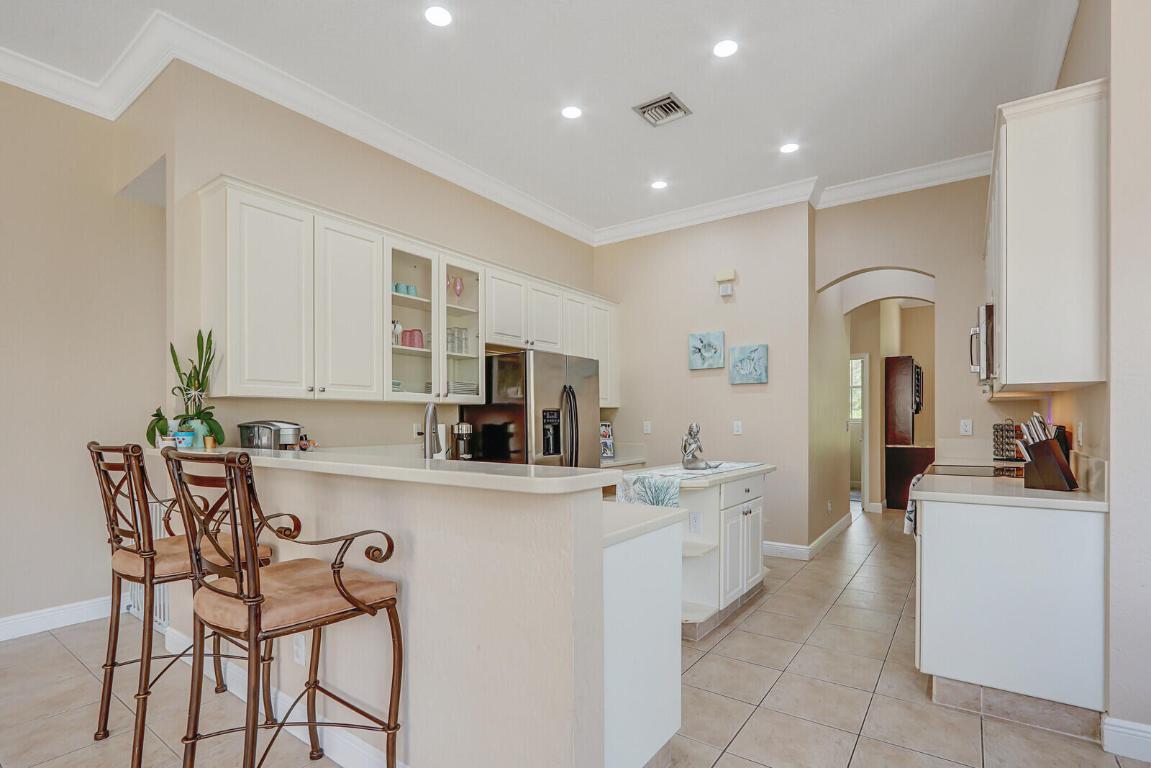 146 Magnolia Tequesta, FL 33469