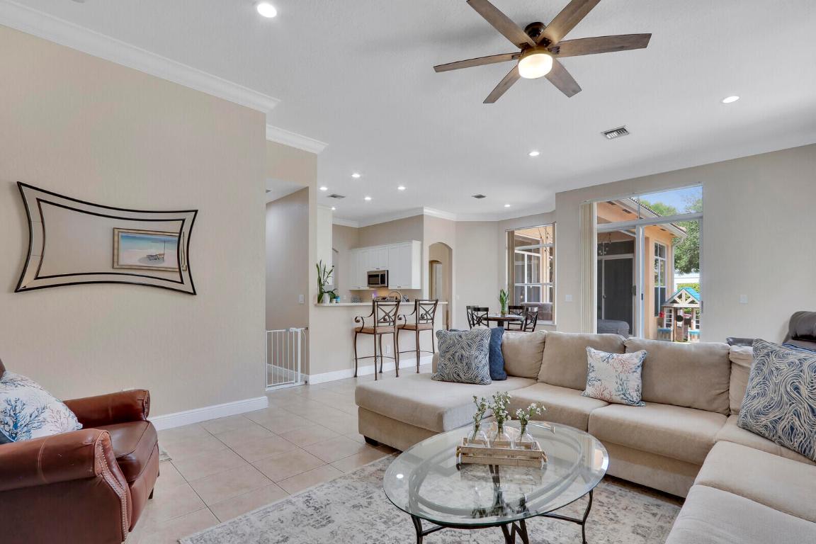 146 Magnolia Tequesta, FL 33469