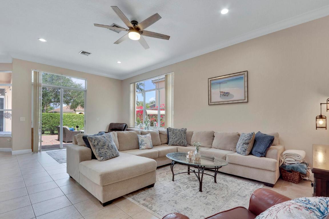 146 Magnolia Tequesta, FL 33469