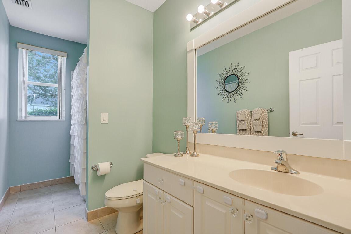 146 Magnolia Tequesta, FL 33469