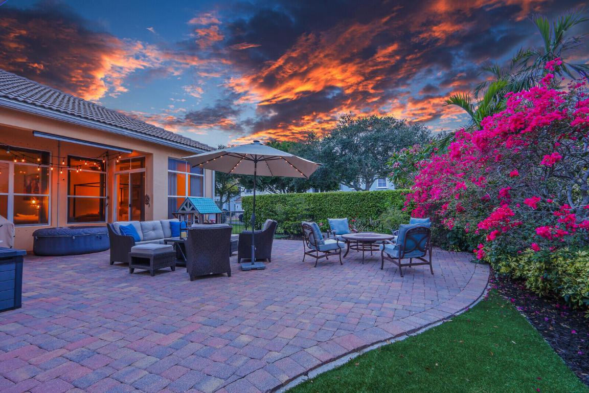 146 Magnolia Tequesta, FL 33469