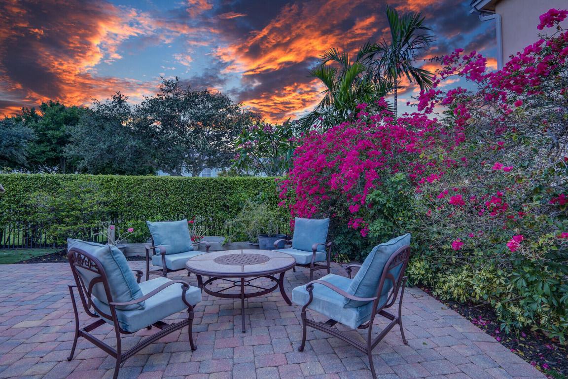 146 Magnolia Tequesta, FL 33469