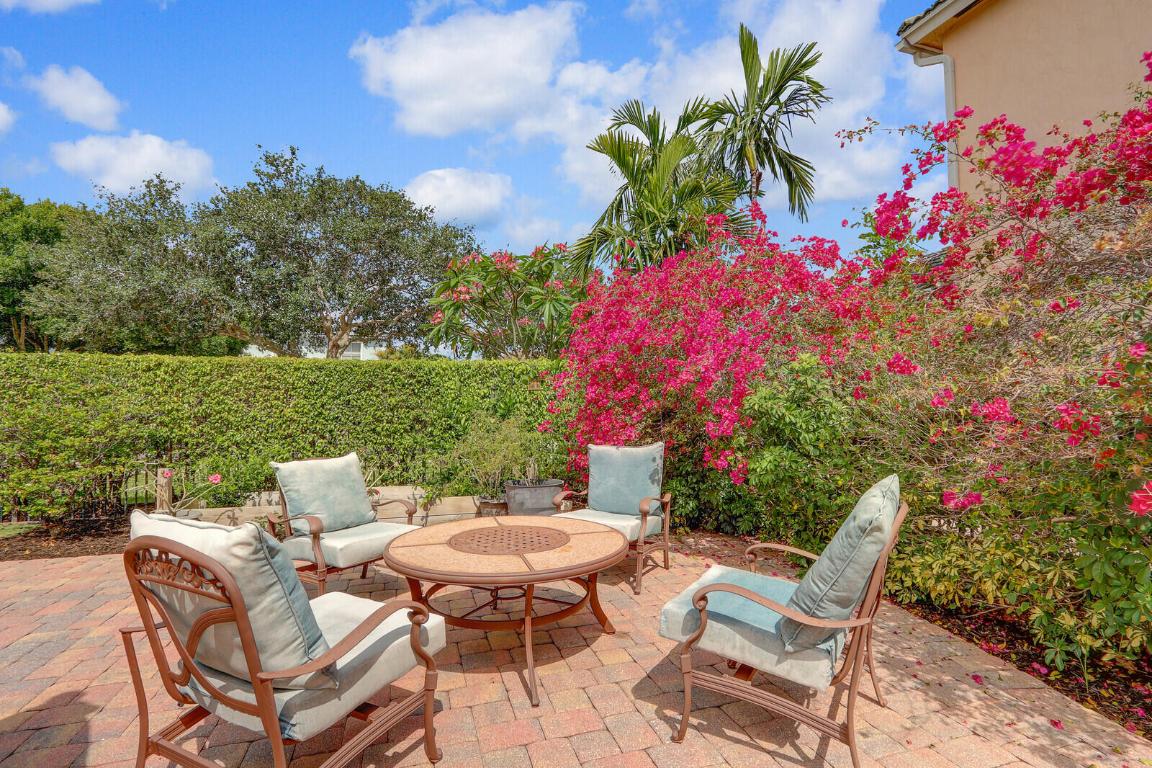 146 Magnolia Tequesta, FL 33469