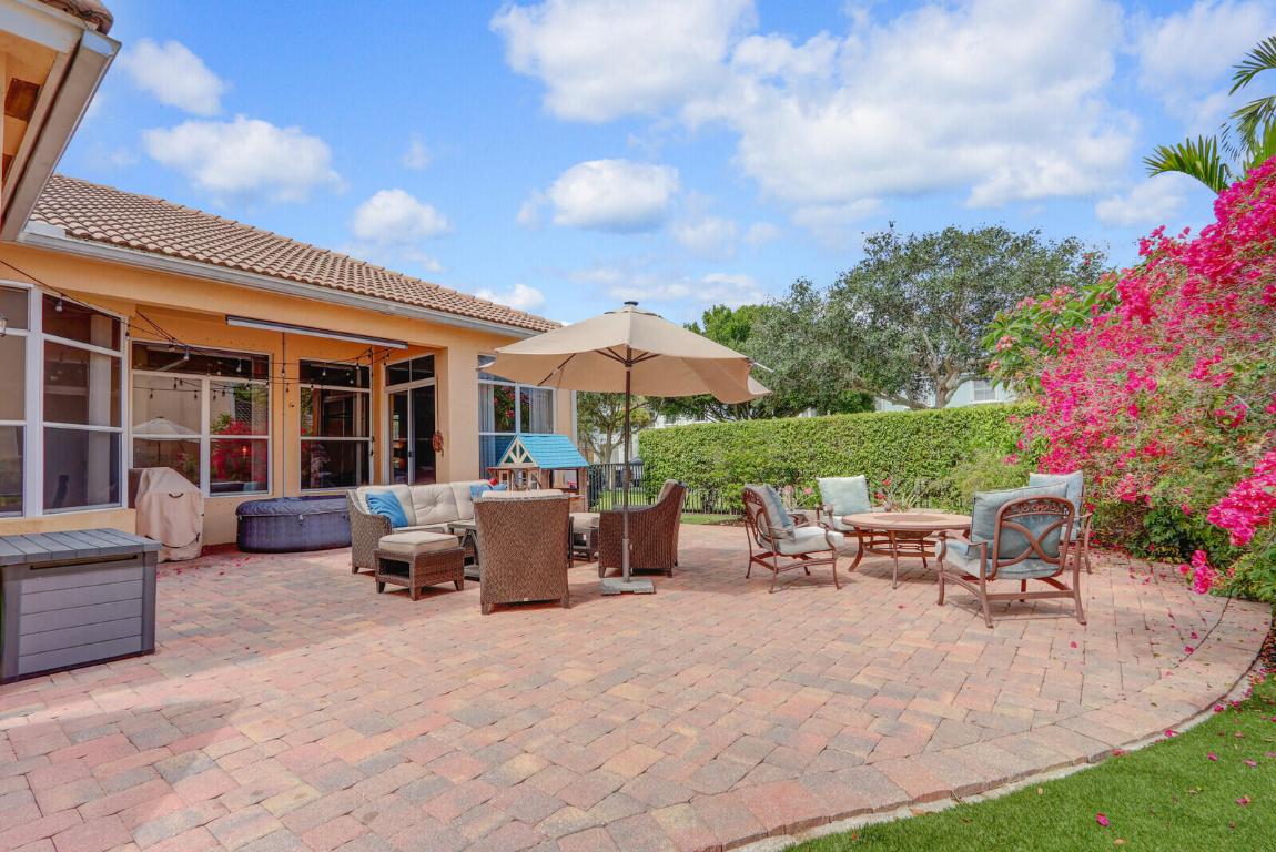 146 Magnolia Tequesta, FL 33469