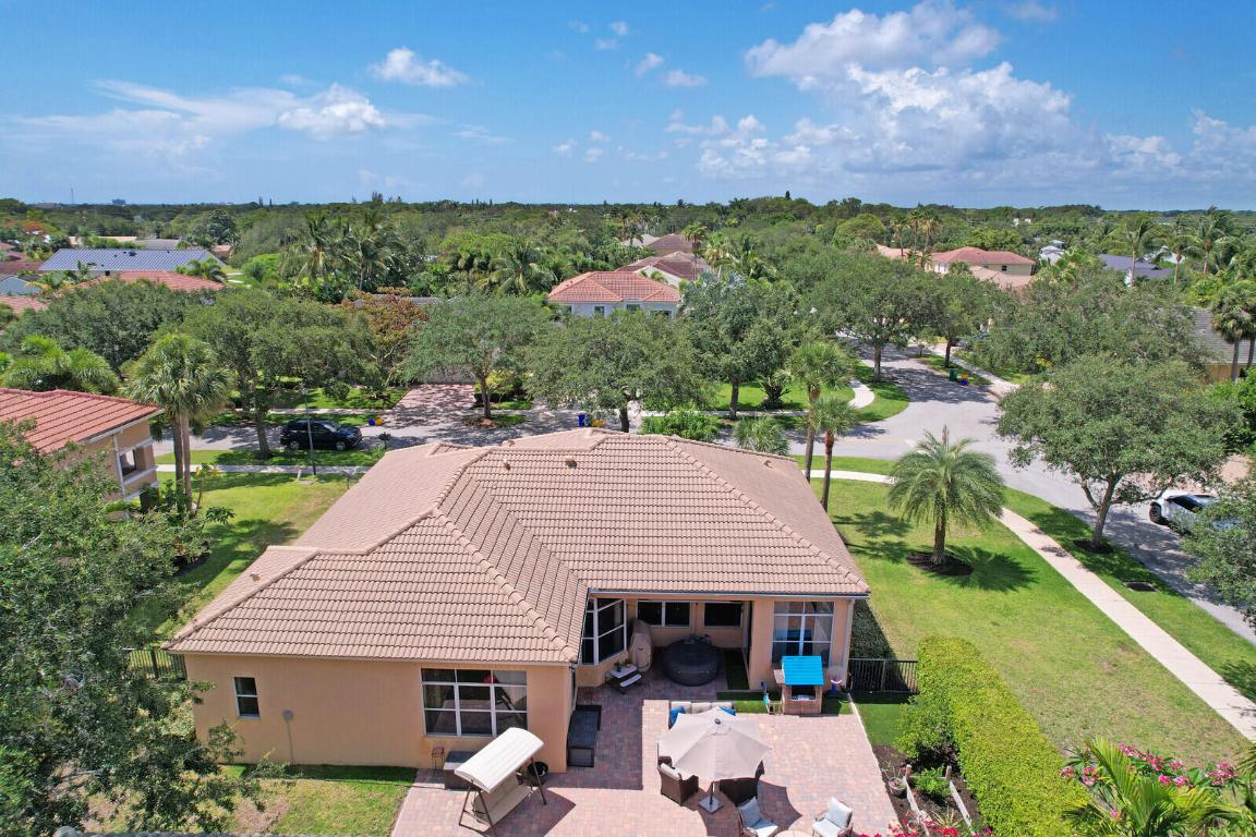 146 Magnolia Tequesta, FL 33469