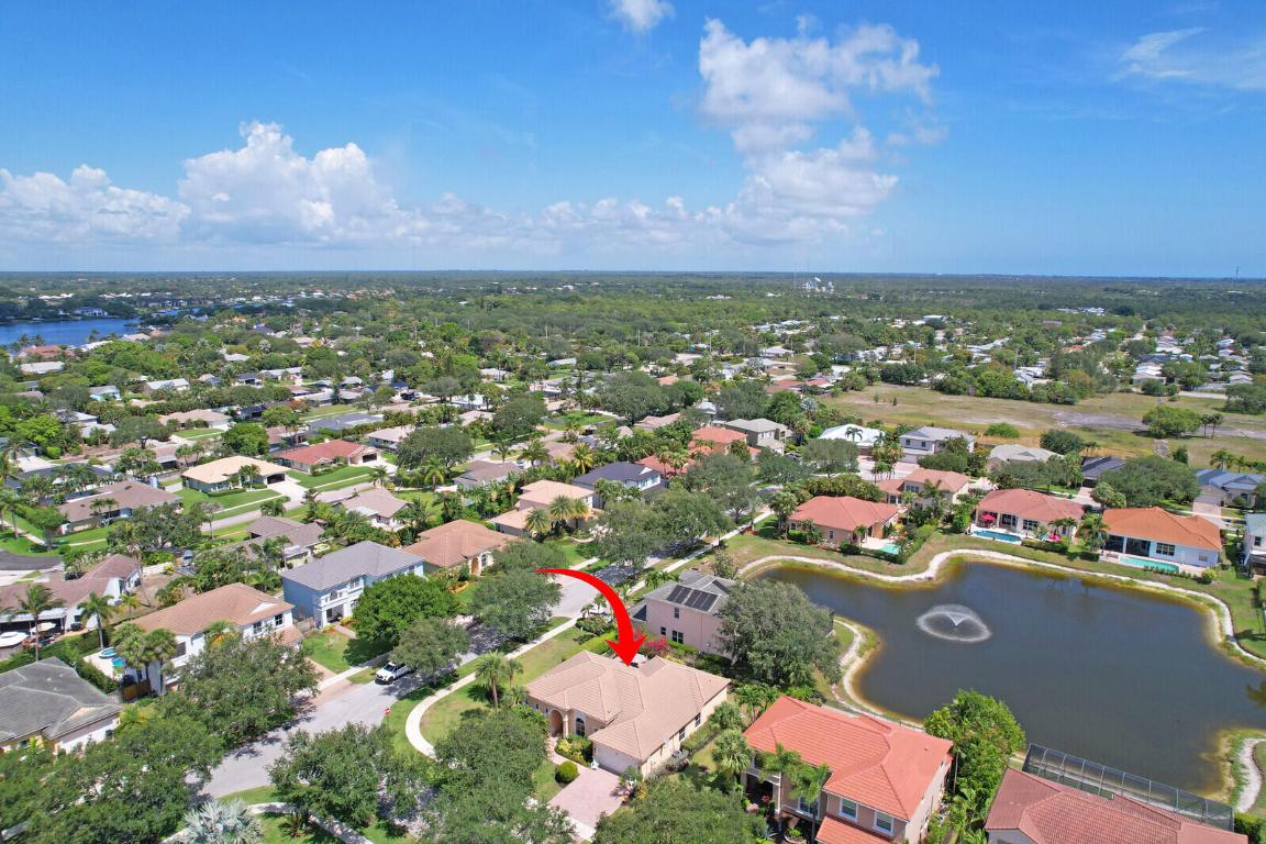 146 Magnolia Tequesta, FL 33469