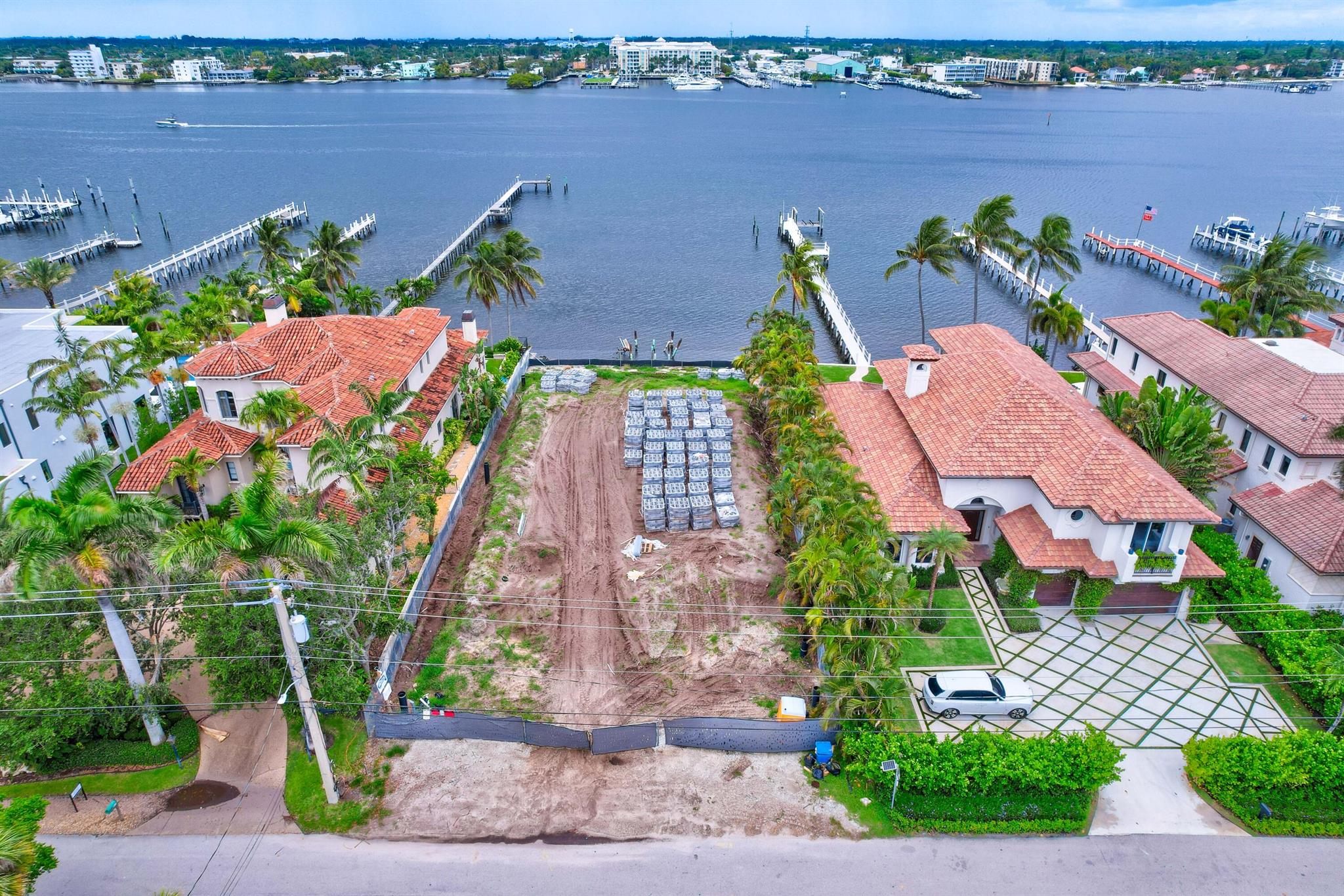 819 N Atlantic Dr