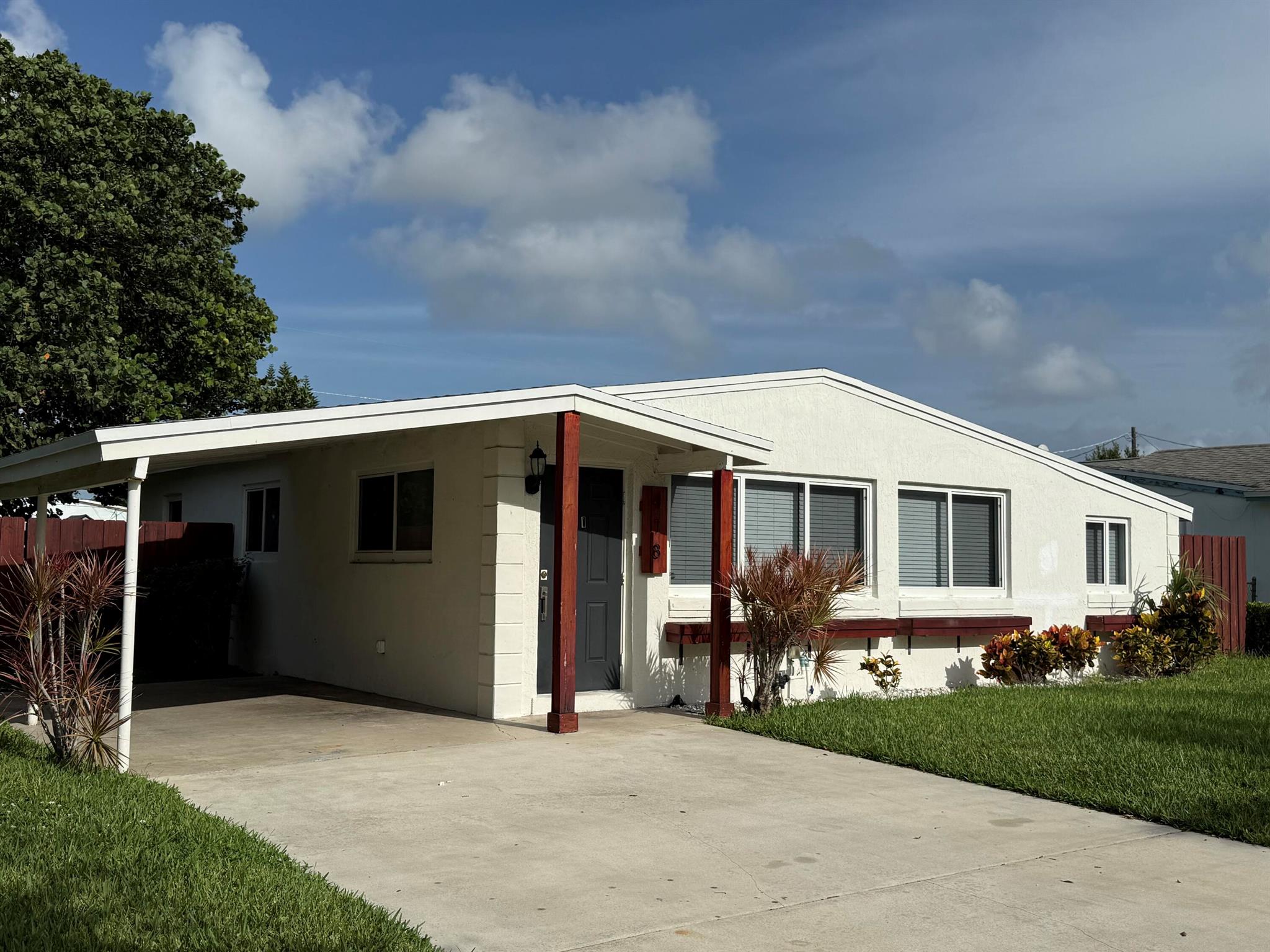 418 SW 14th St