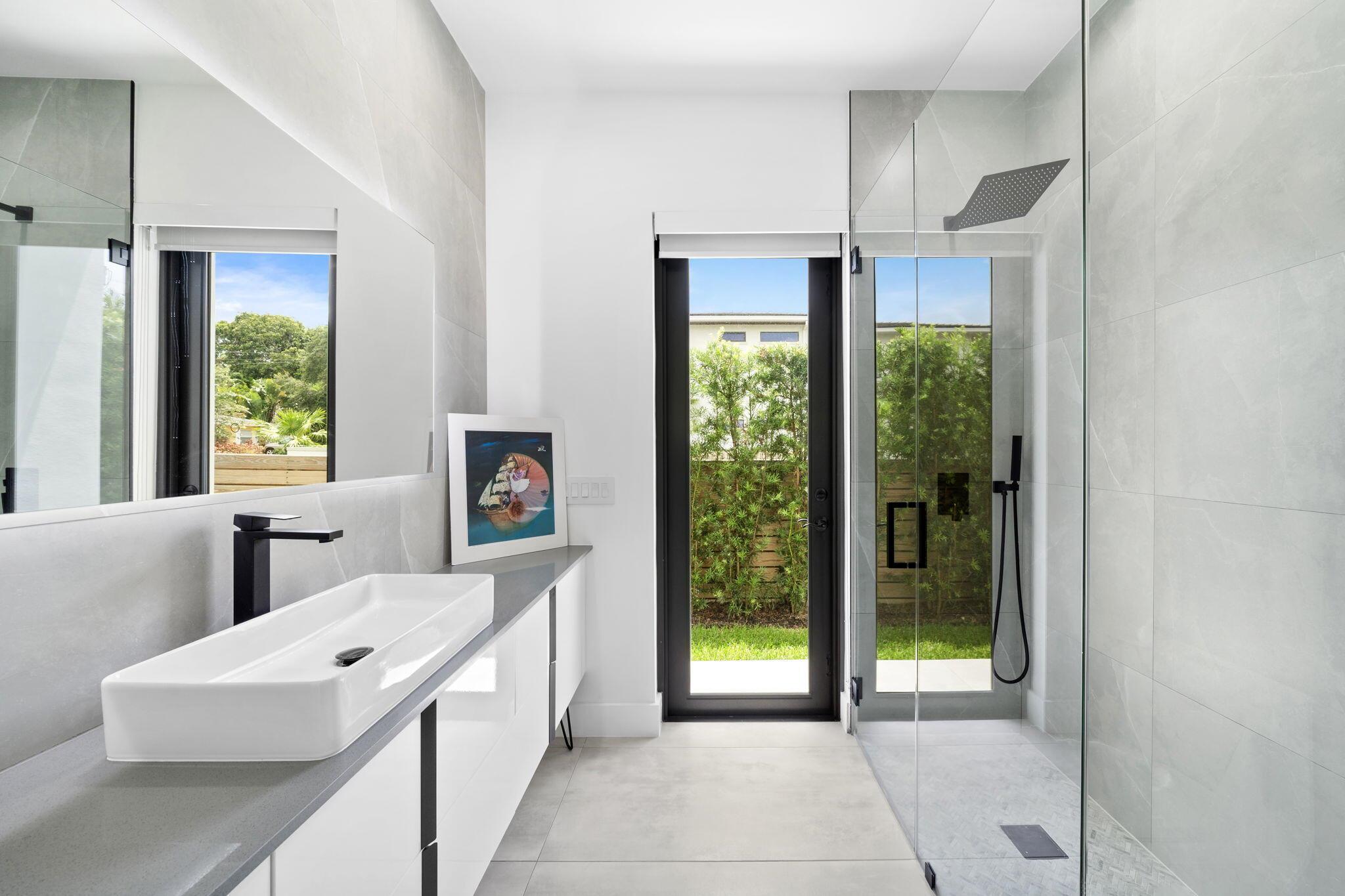 1629 NE 4th Pl Fort Lauderdale, FL 33301