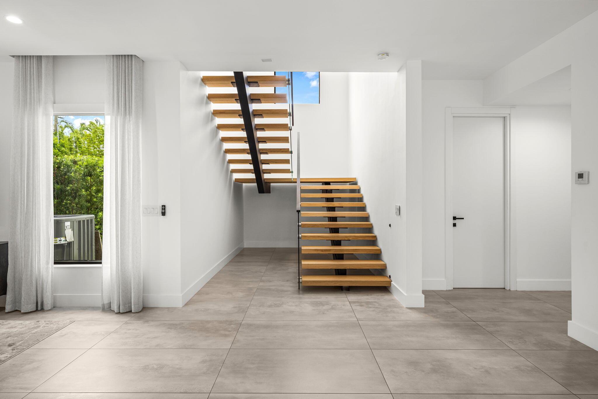 1629 NE 4th Pl Fort Lauderdale, FL 33301