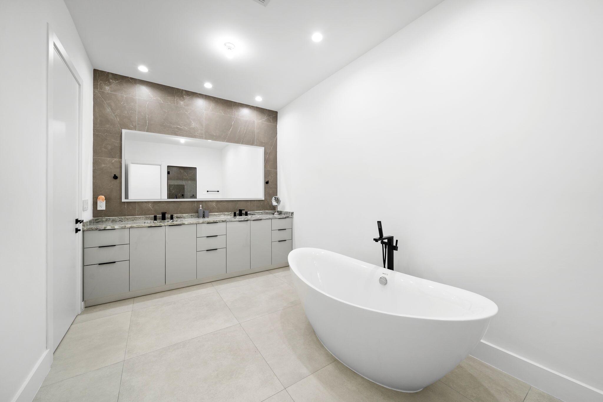 1629 NE 4th Pl Fort Lauderdale, FL 33301