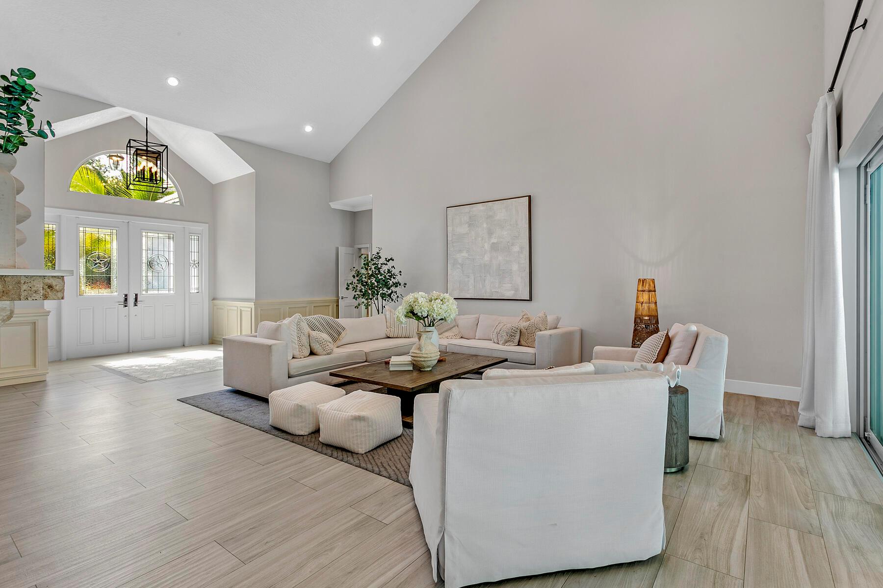 12375 Ridge Rd Rd North Palm Beach, FL 33408