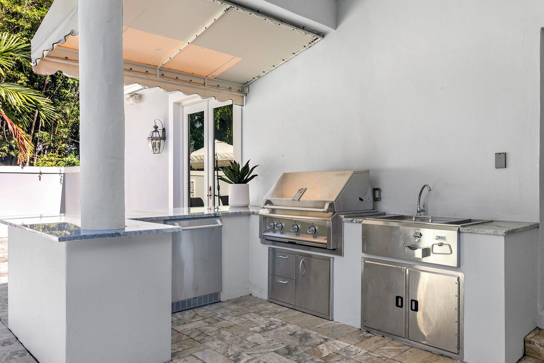 12375 Ridge Rd Rd North Palm Beach, FL 33408