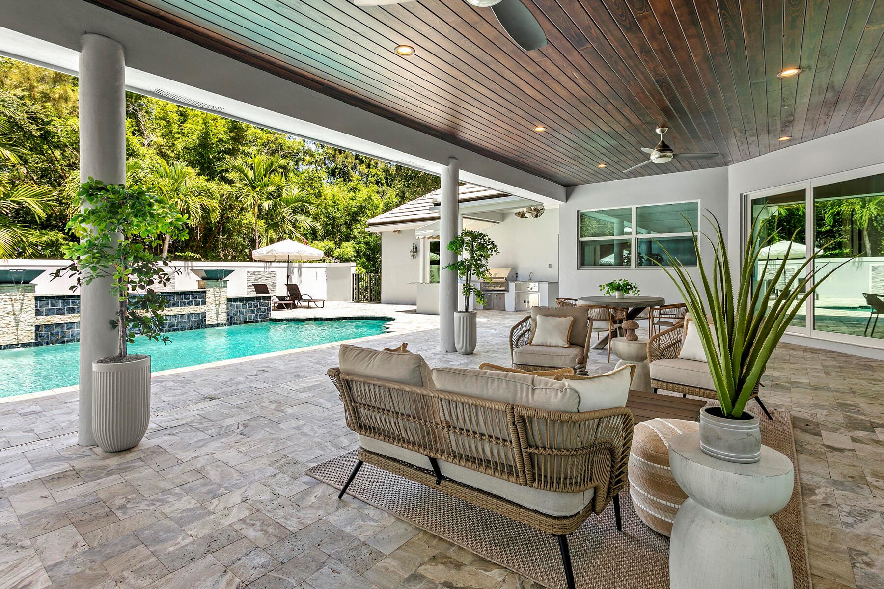 12375 Ridge Rd Rd North Palm Beach, FL 33408