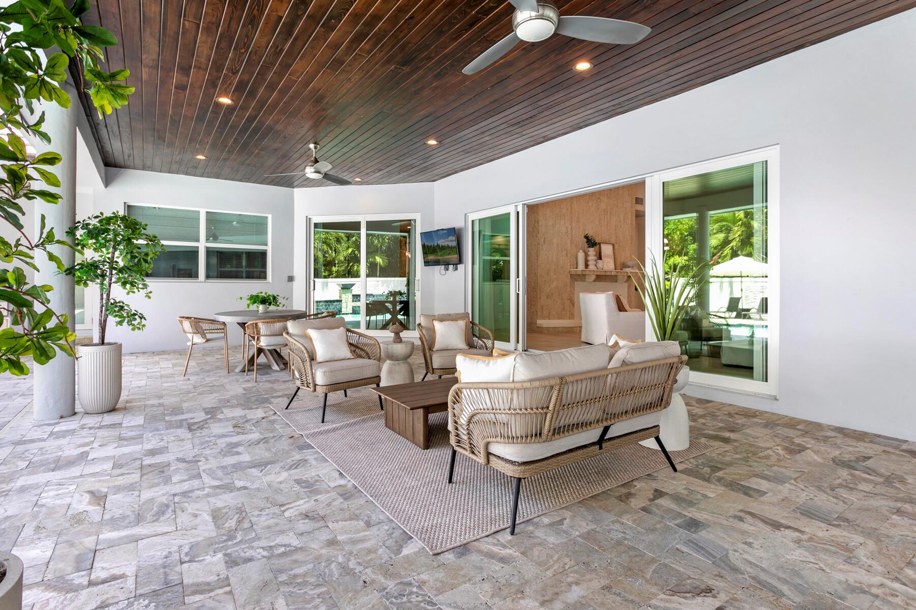 12375 Ridge Rd Rd North Palm Beach, FL 33408