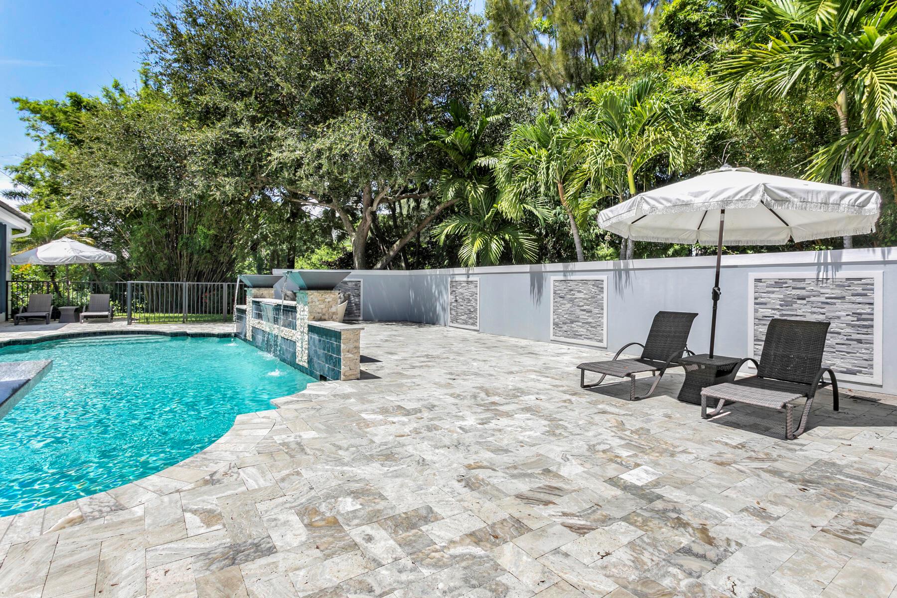 12375 Ridge Rd Rd North Palm Beach, FL 33408