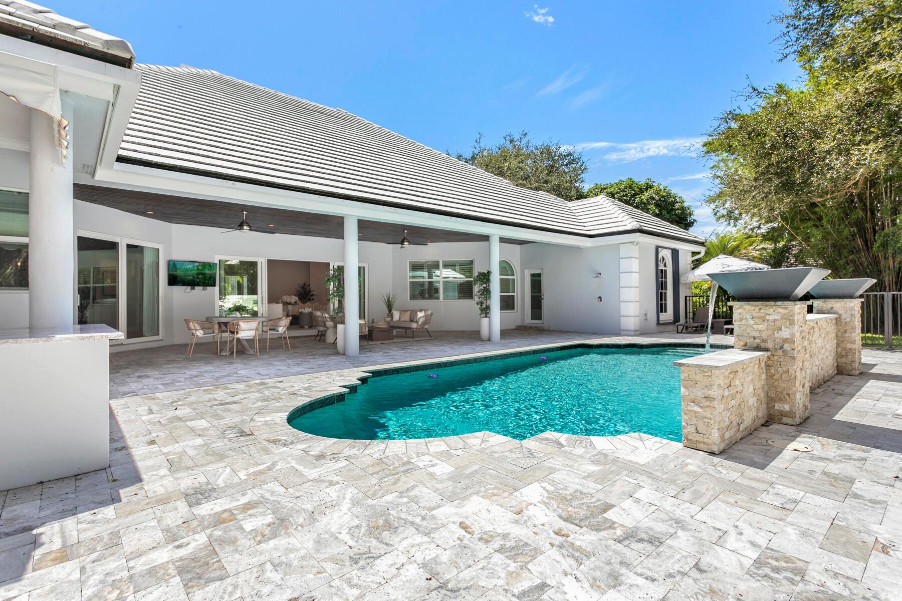 12375 Ridge Rd Rd North Palm Beach, FL 33408