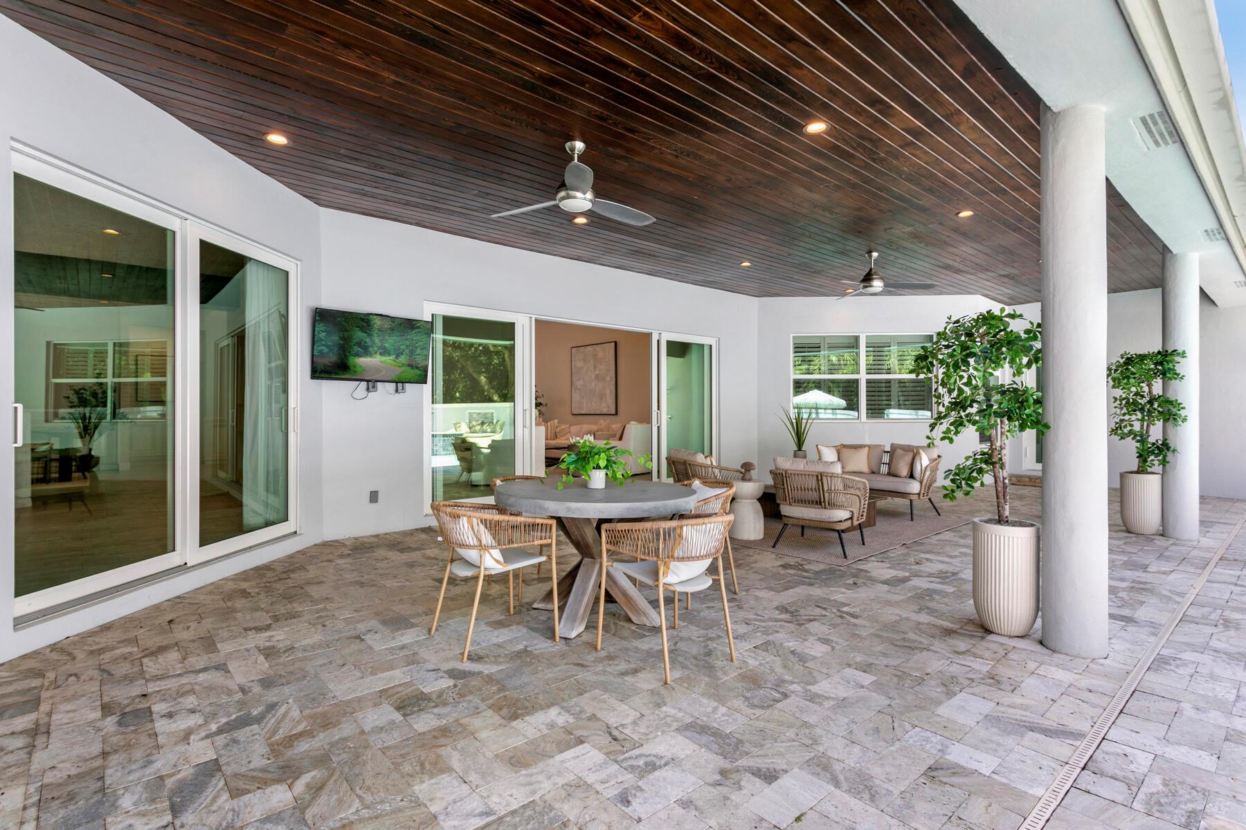 12375 Ridge Rd Rd North Palm Beach, FL 33408