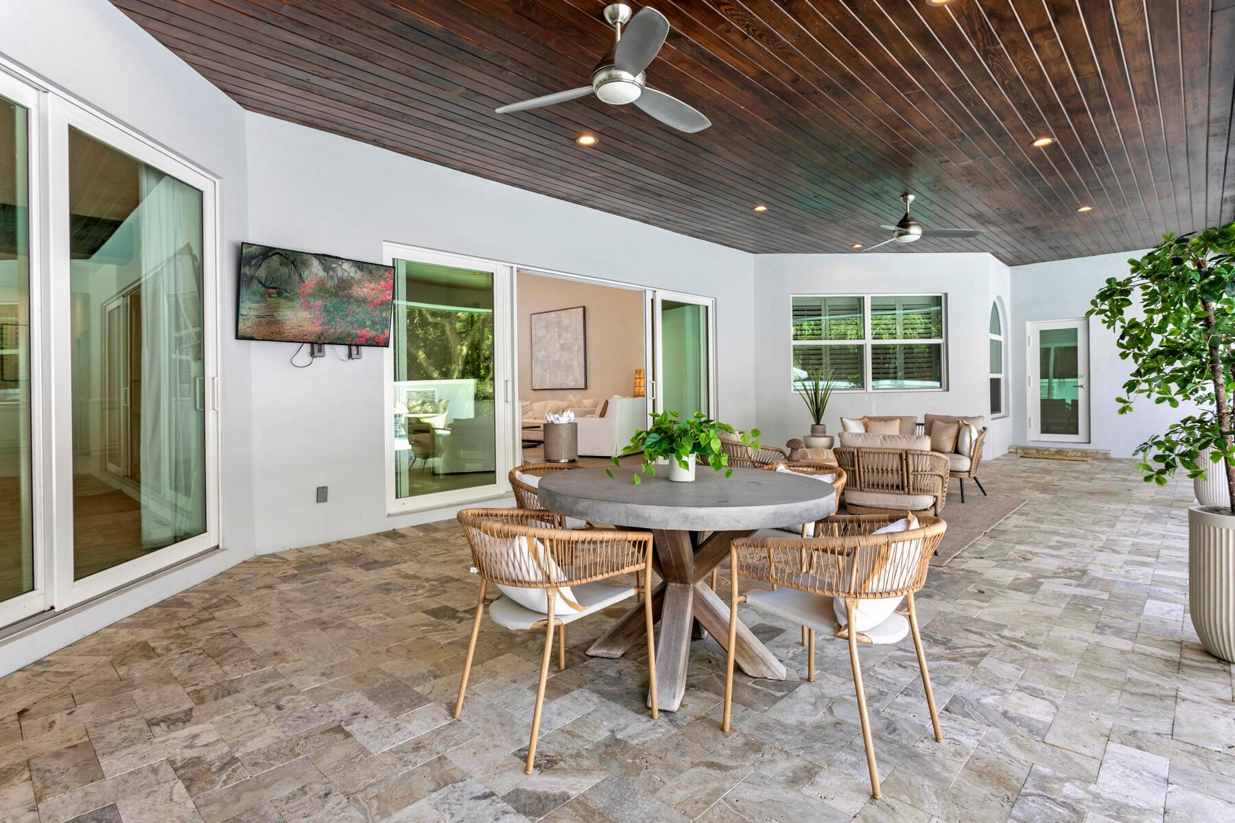 12375 Ridge Rd Rd North Palm Beach, FL 33408