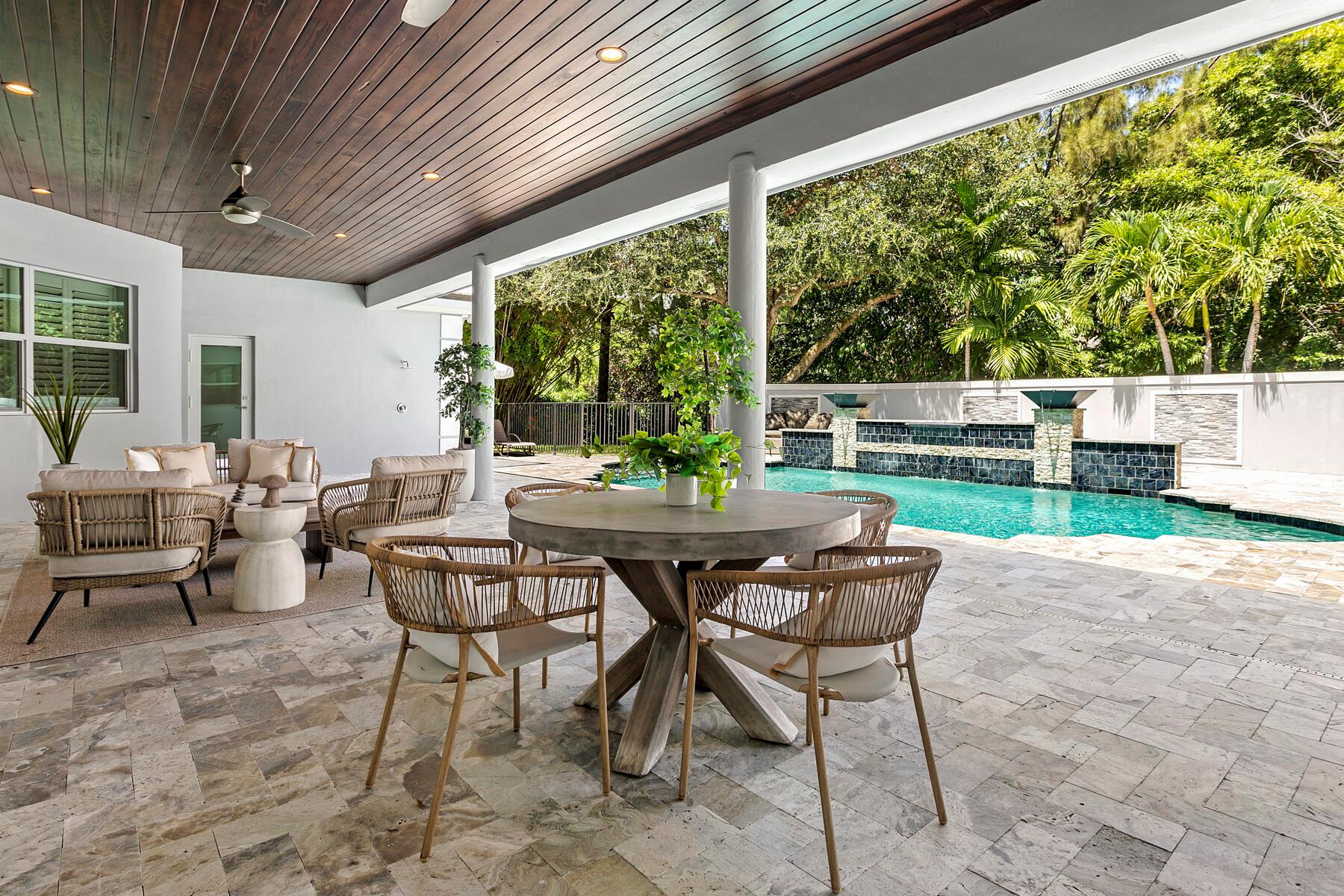 12375 Ridge Rd Rd North Palm Beach, FL 33408