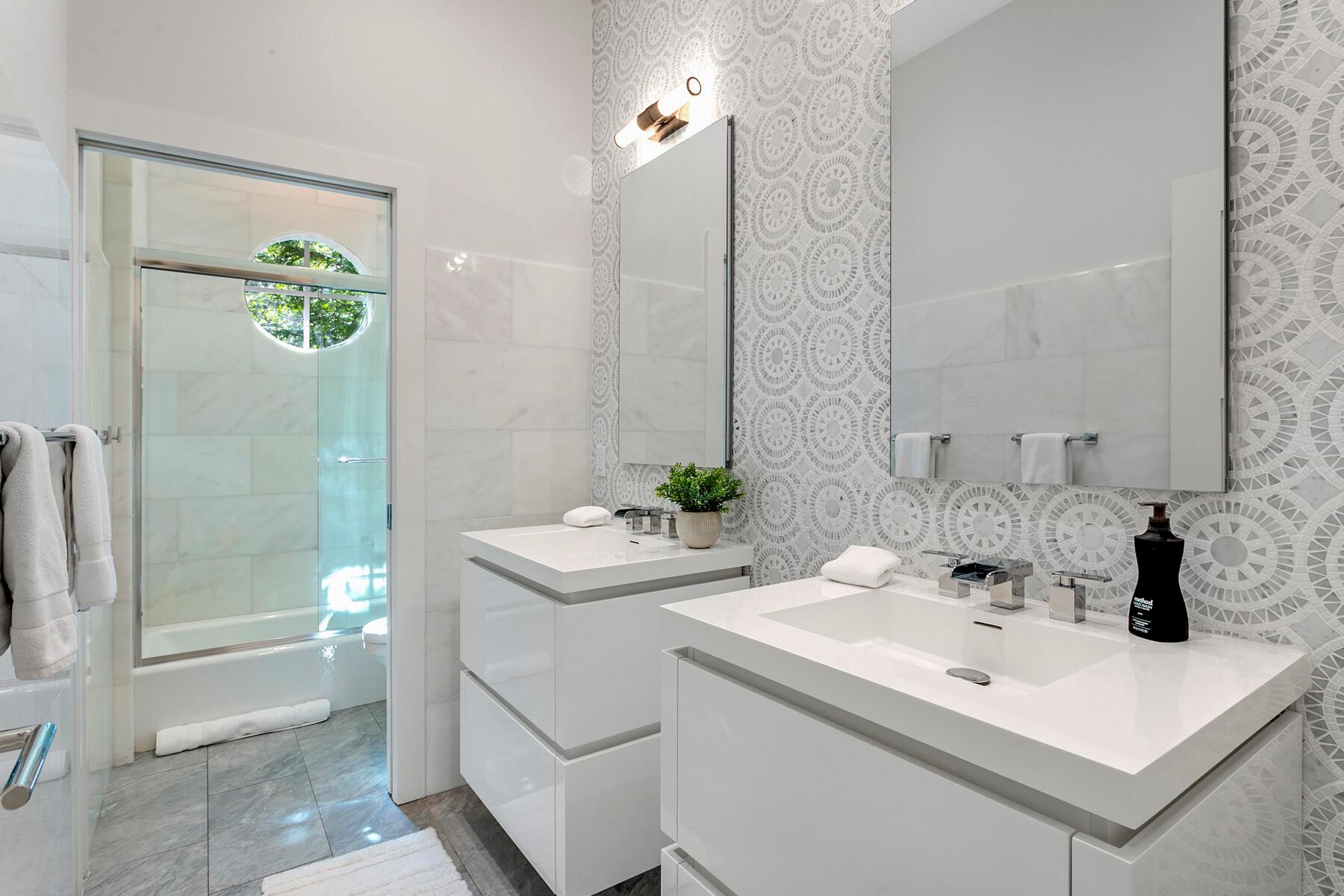 12375 Ridge Rd Rd North Palm Beach, FL 33408