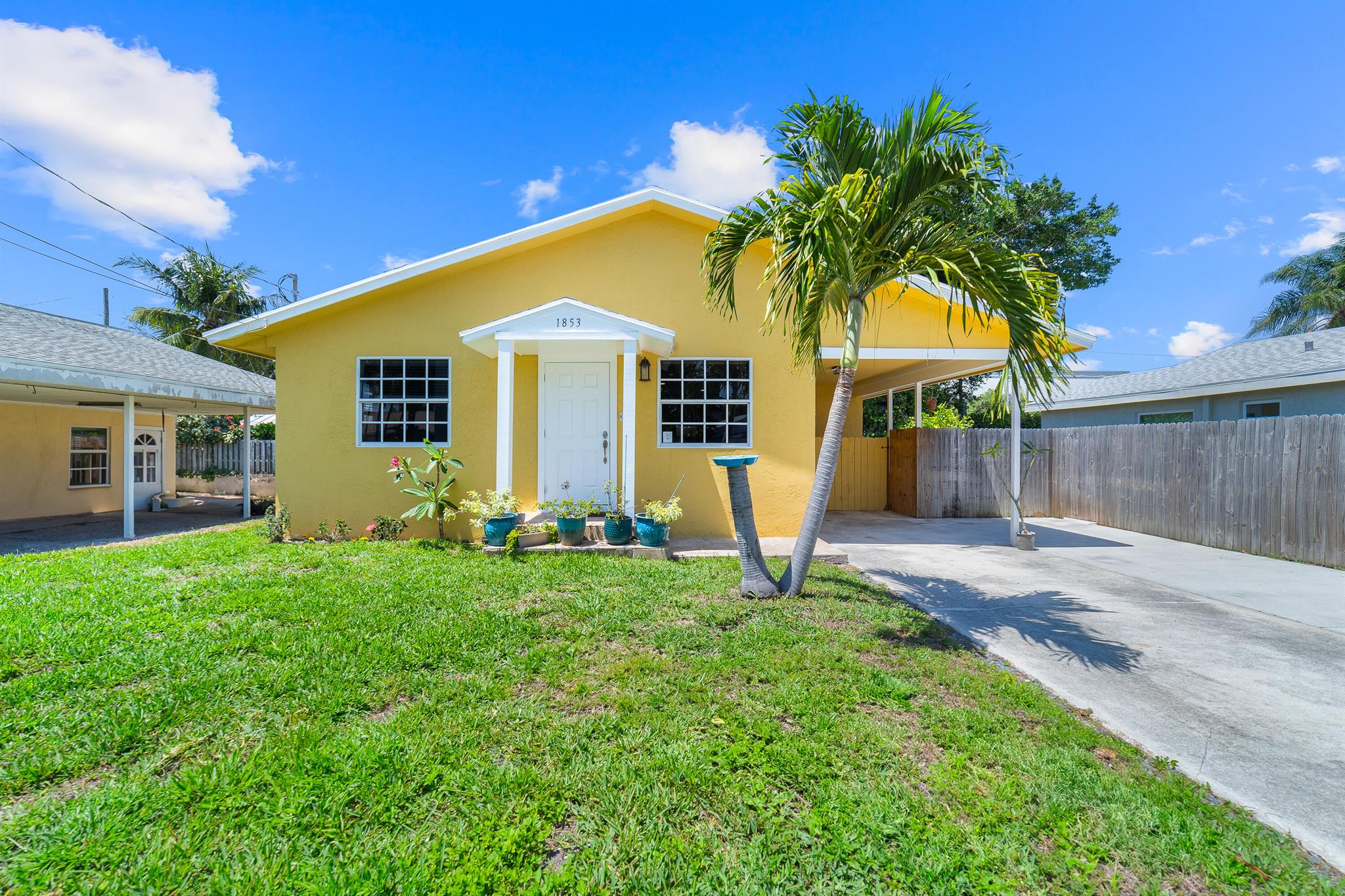 1853 Holman Dr